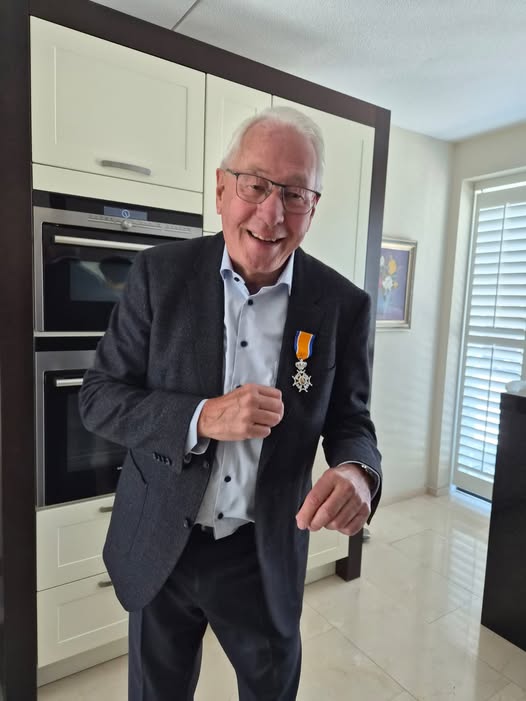 Het heeft Zijne Majesteit de Koning behaagd………….